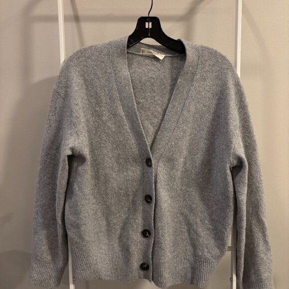 Everlane Cocoon Cardigan in Plush Cotton - Picture 3 of 6